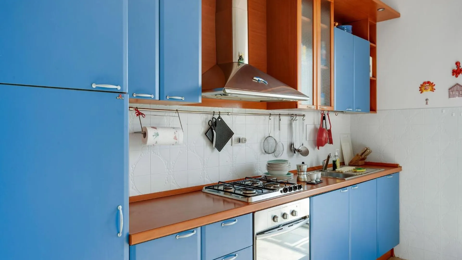 Amazing Holiday Home Near Pet Friendly Beach Carrara Italia