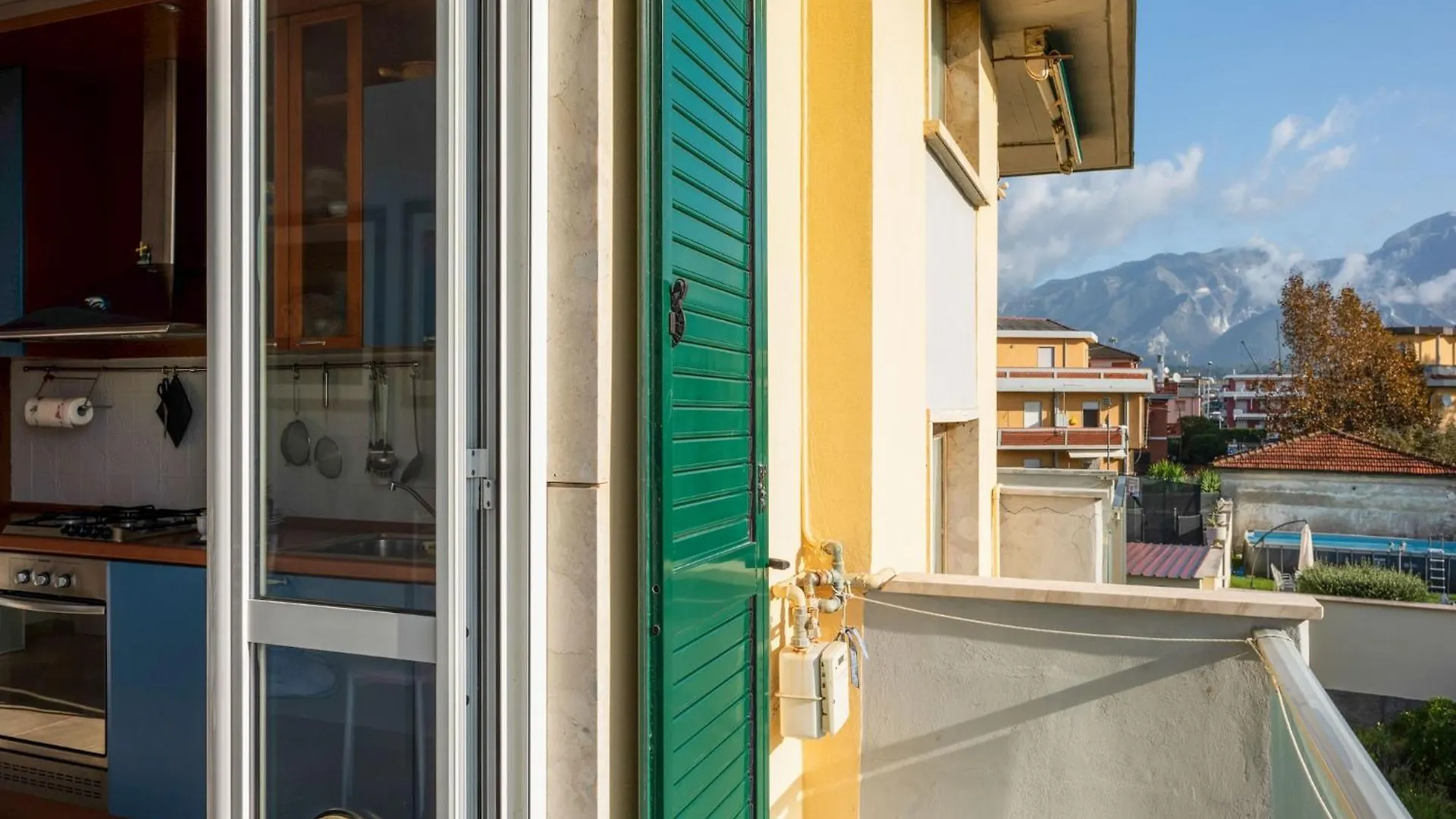 Amazing Holiday Home Near Pet Friendly Beach Carrara