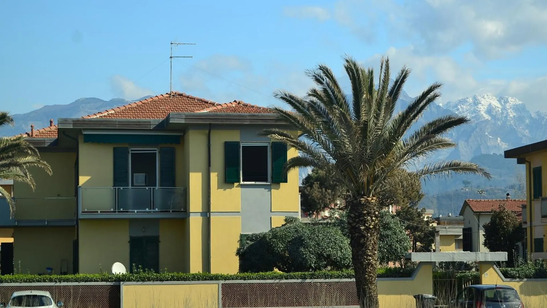 Amazing Holiday Home Near Pet Friendly Beach Carrara