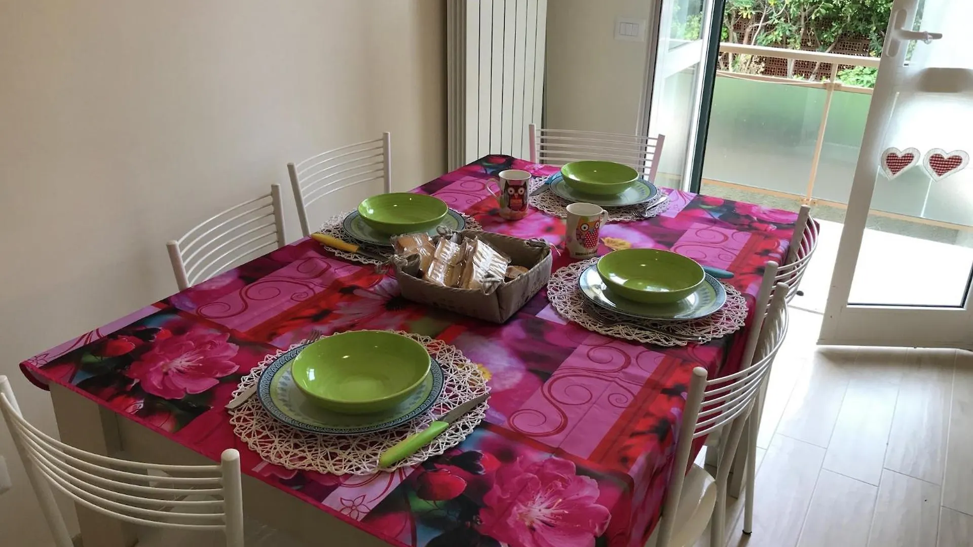 Amazing Holiday Home Near Pet Friendly Beach Carrara