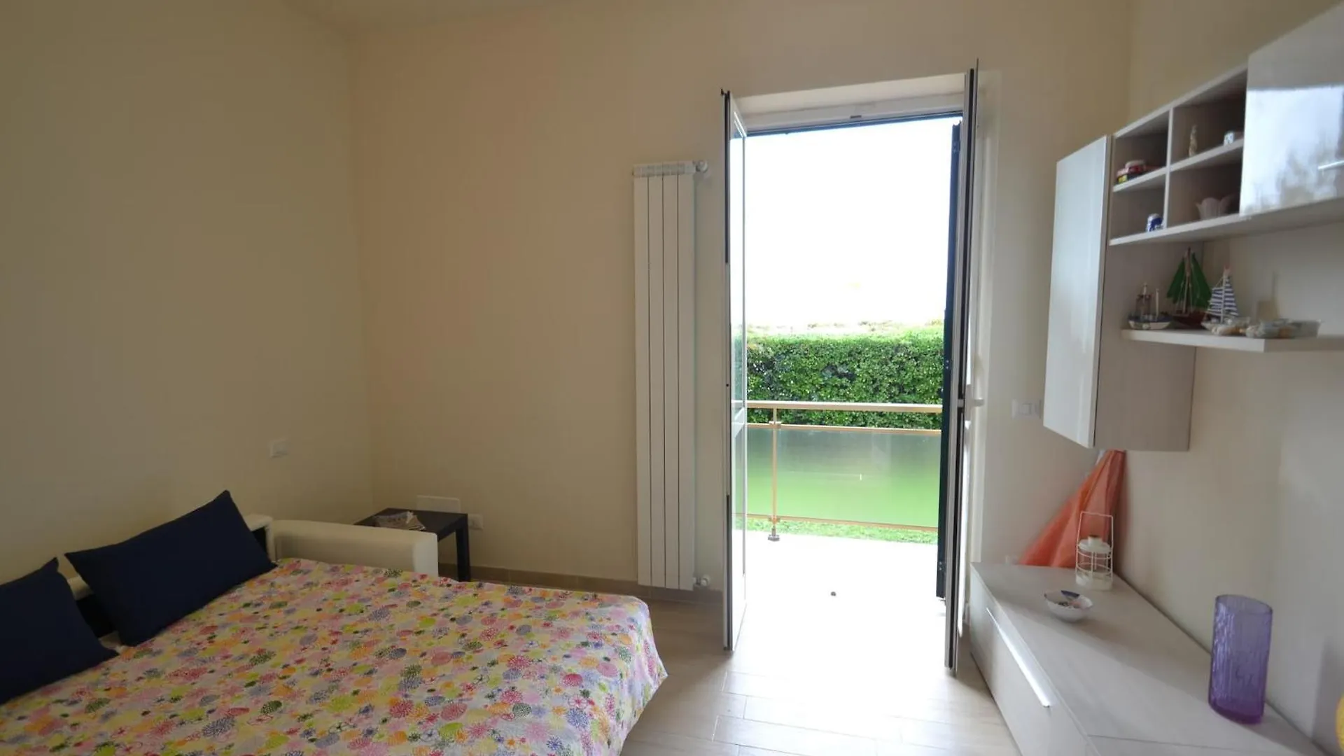 Amazing Holiday Home Near Pet Friendly Beach كارارا