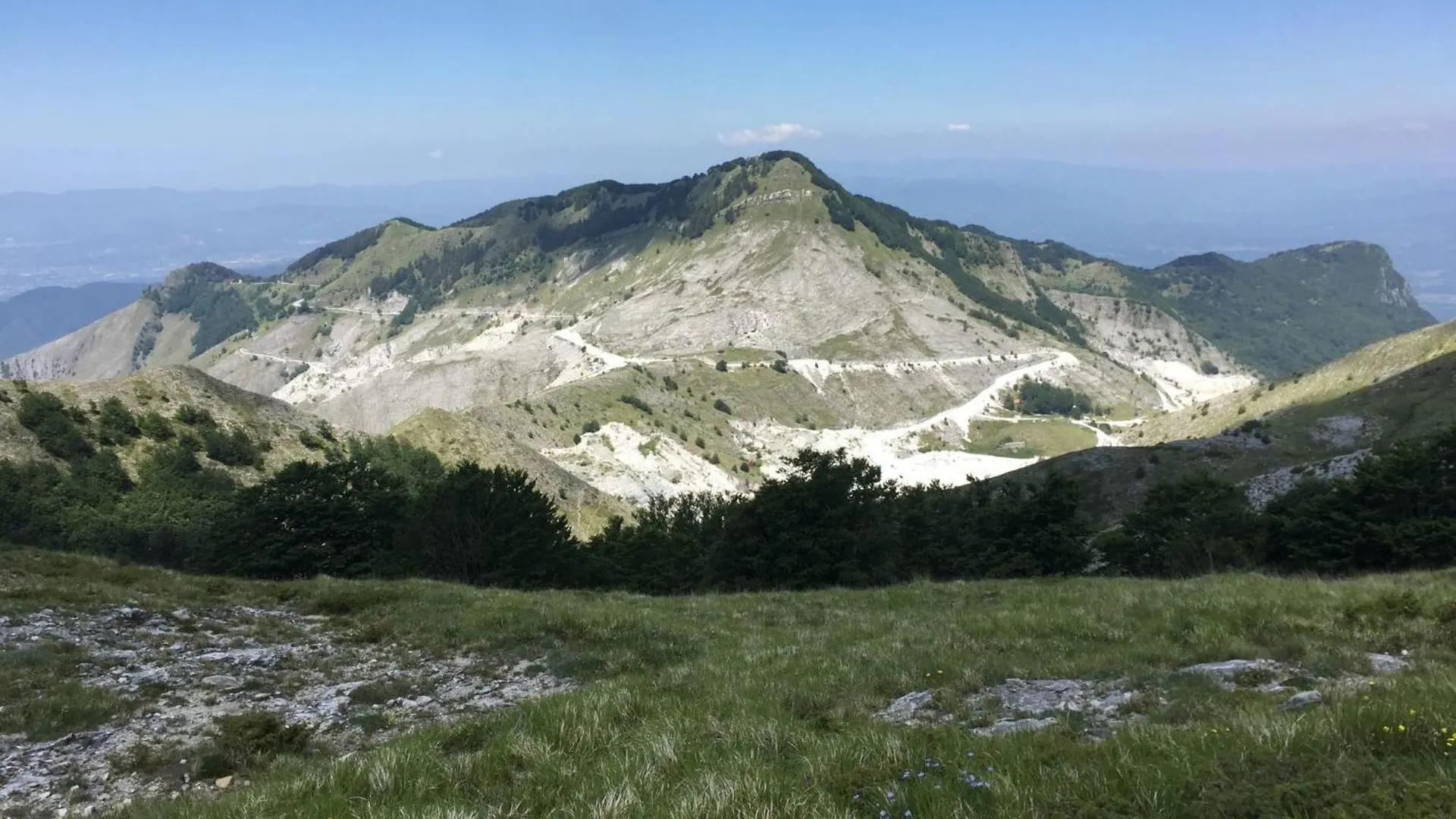 Amazing Holiday Home Near Pet Friendly Beach Carrara Italy