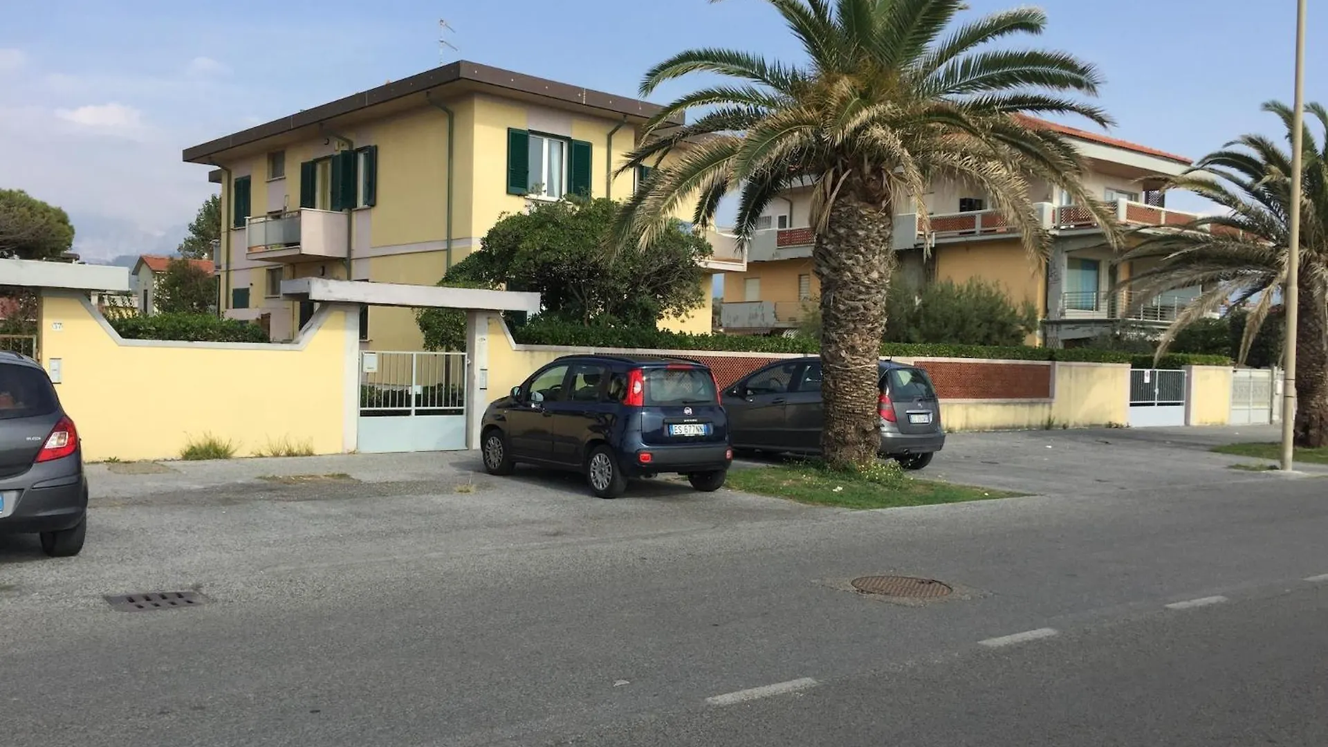 Amazing Holiday Home Near Pet Friendly Beach Carrara 0*,  Italien