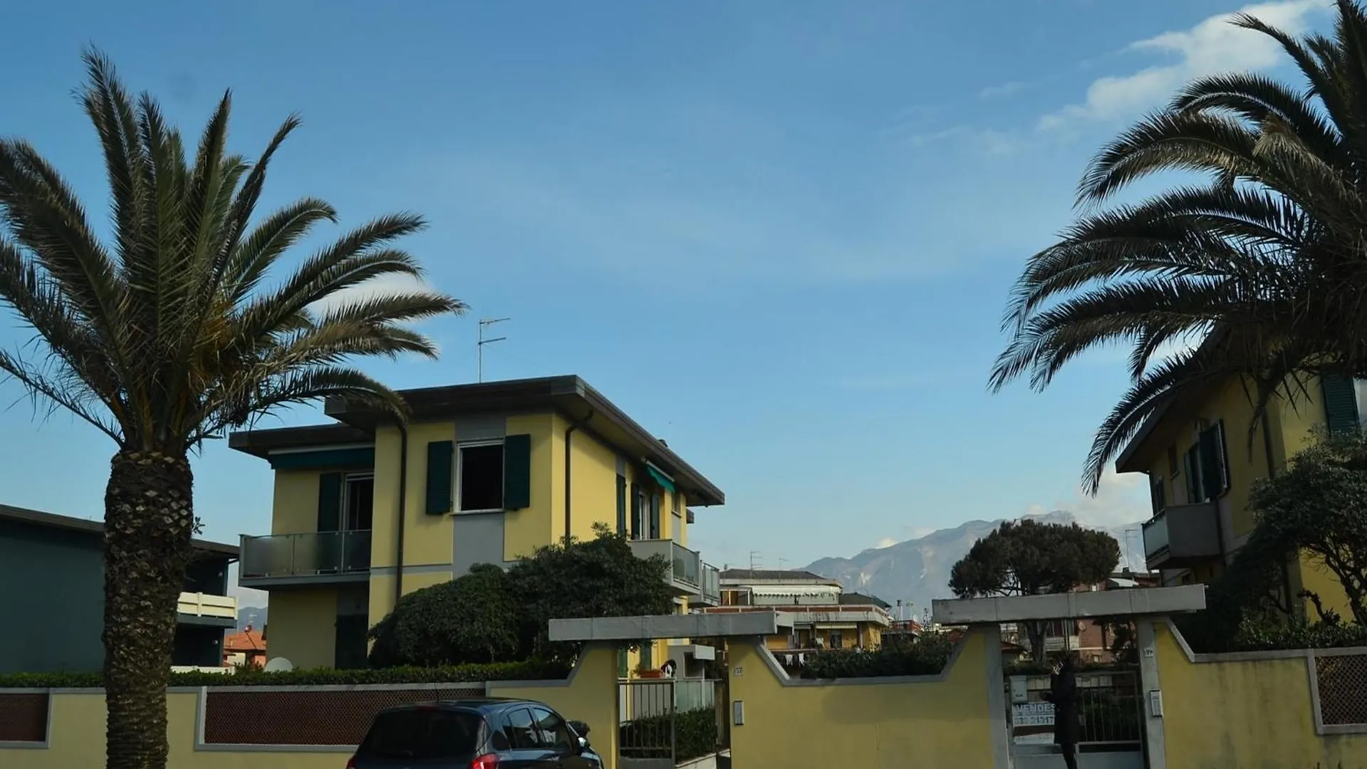 Amazing Holiday Home Near Pet Friendly Beach Carrara