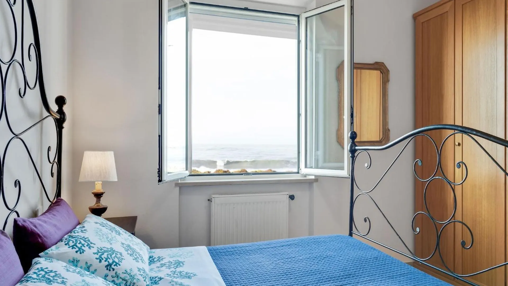 Amazing Holiday Home Near Pet Friendly Beach Carrara