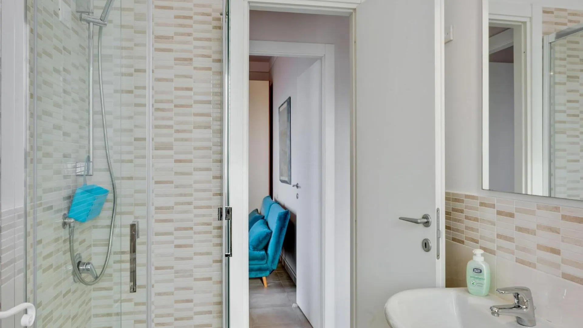 Amazing Holiday Home Near Pet Friendly Beach Carrara