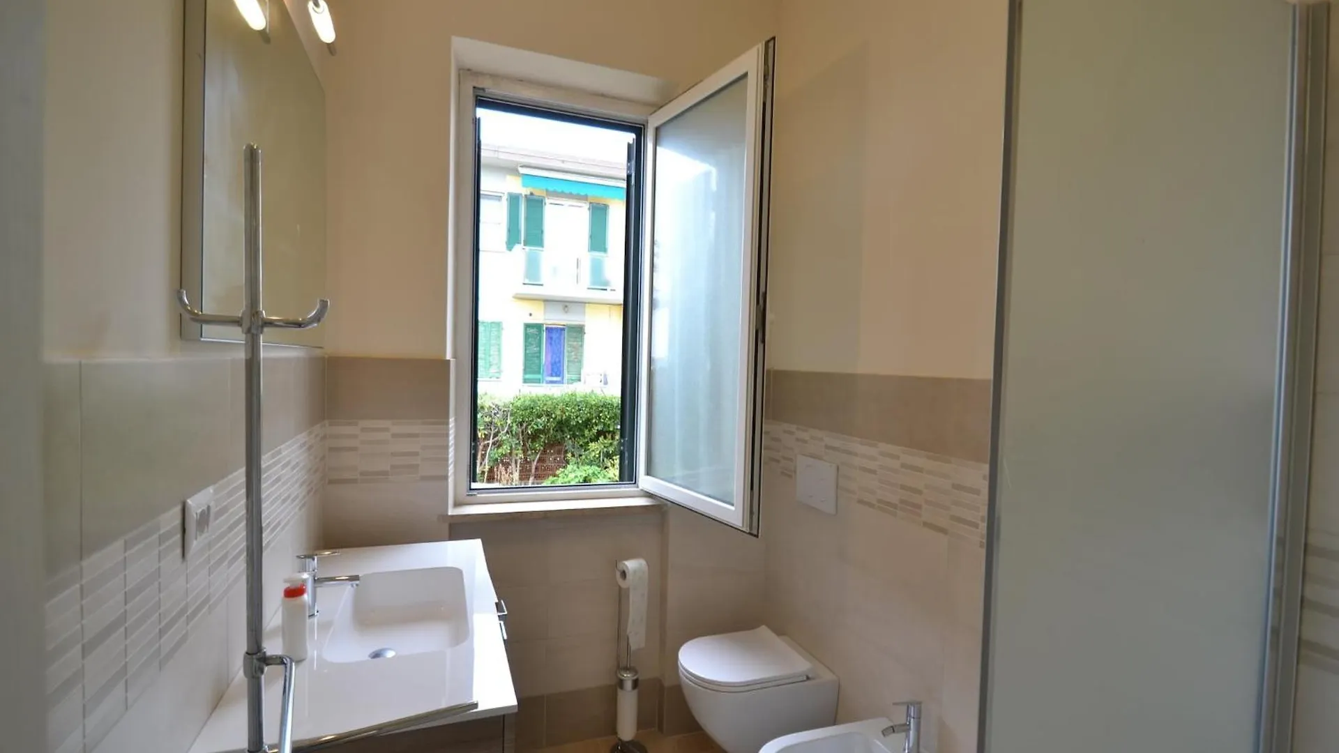Amazing Holiday Home Near Pet Friendly Beach Carrara 0*,