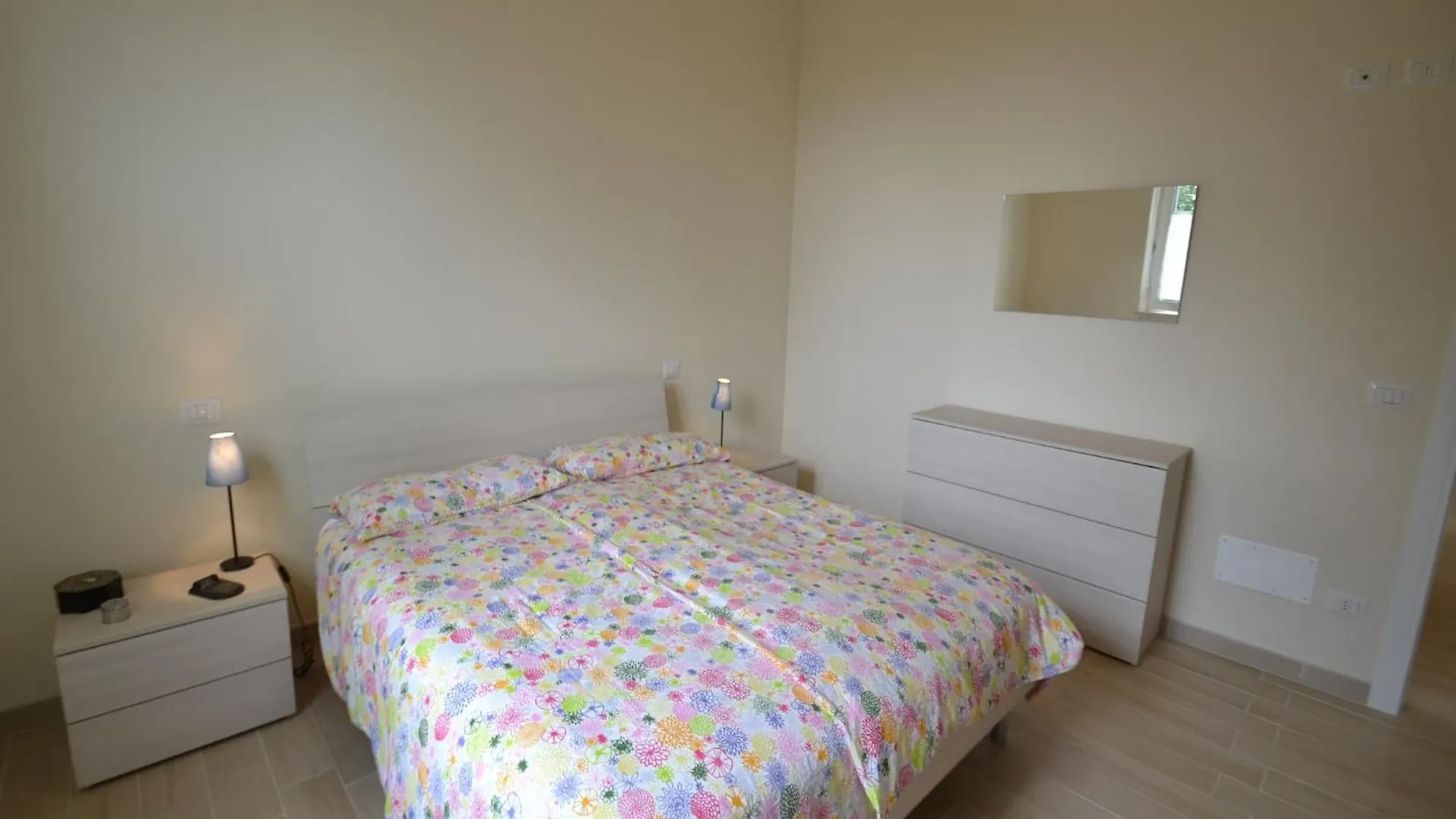 Amazing Holiday Home Near Pet Friendly Beach Carrara