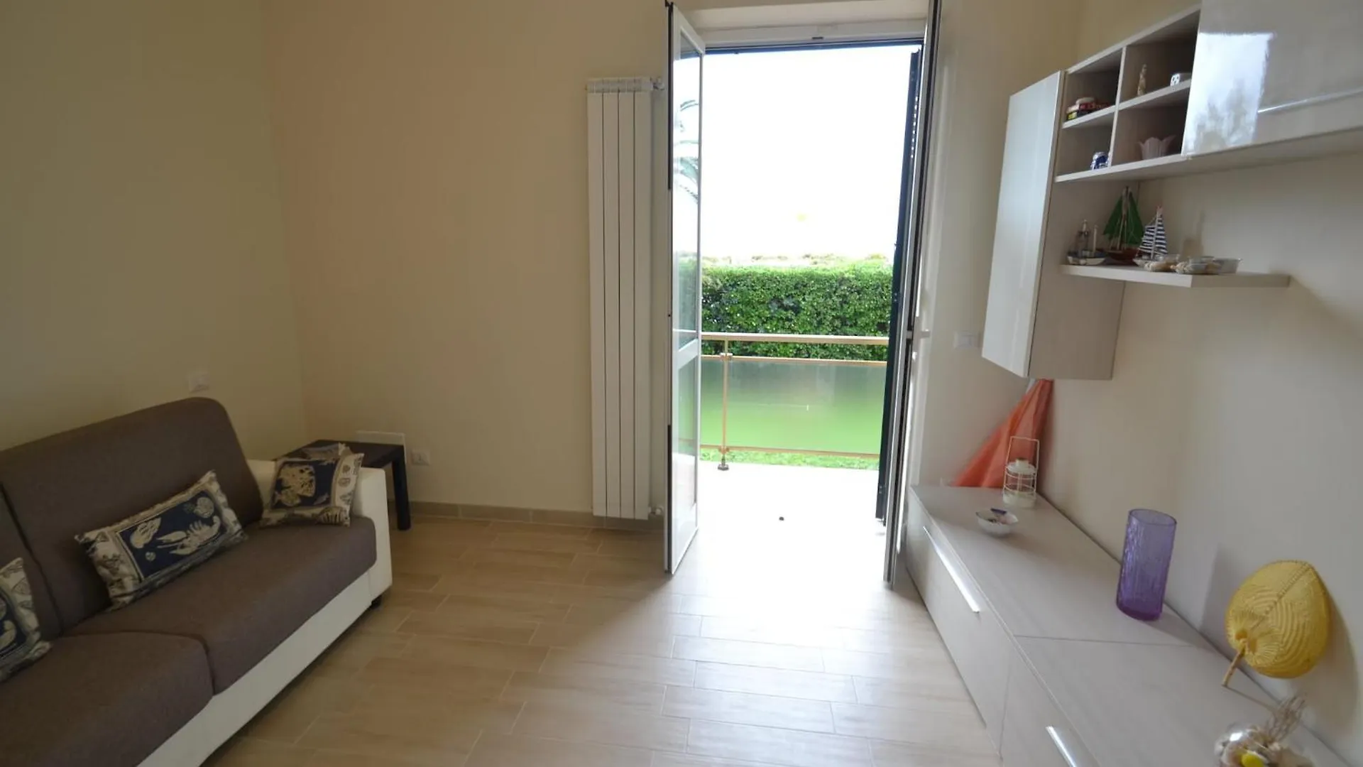 Amazing Holiday Home Near Pet Friendly Beach Carrara 0*,  Italien