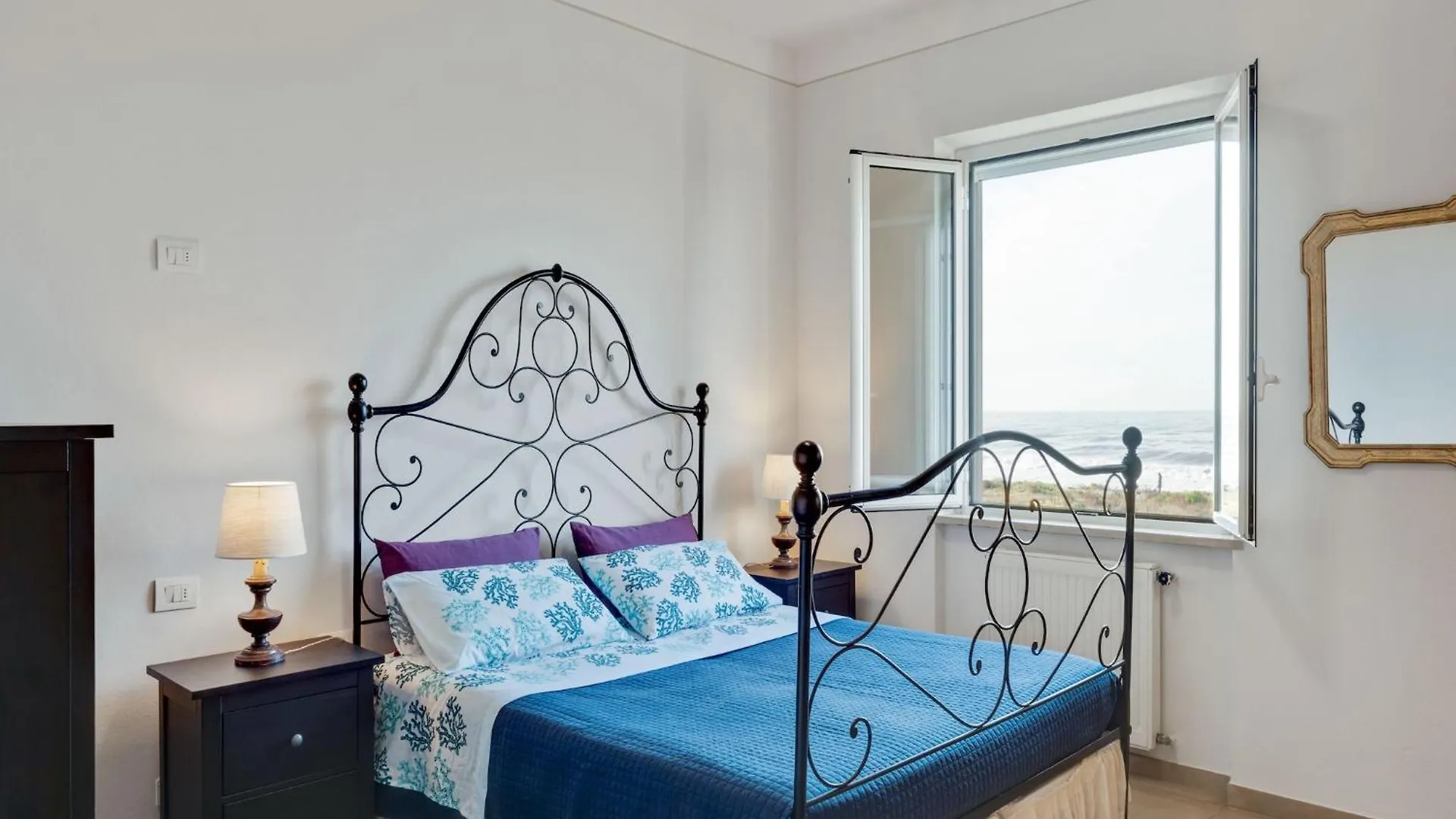 Amazing Holiday Home Near Pet Friendly Beach Carrara 0*,  Italien